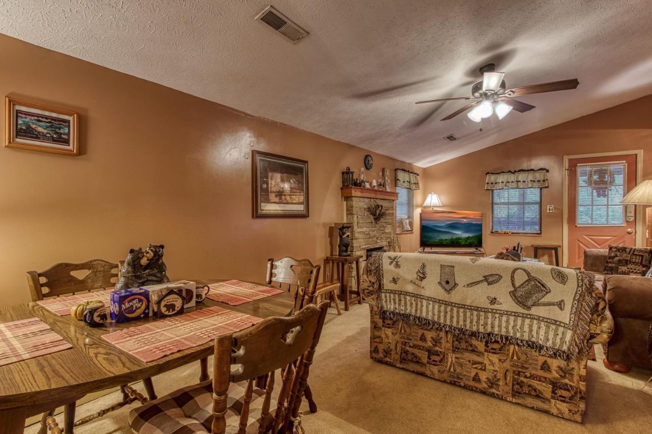 Cozy Creek Cabin Pigeon Forge Extérieur photo