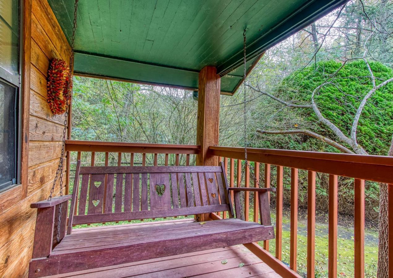 Cozy Creek Cabin Pigeon Forge Extérieur photo